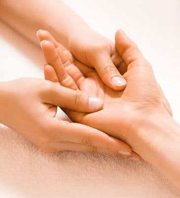 Metamorphose Behandlung – sanfte Handmassage